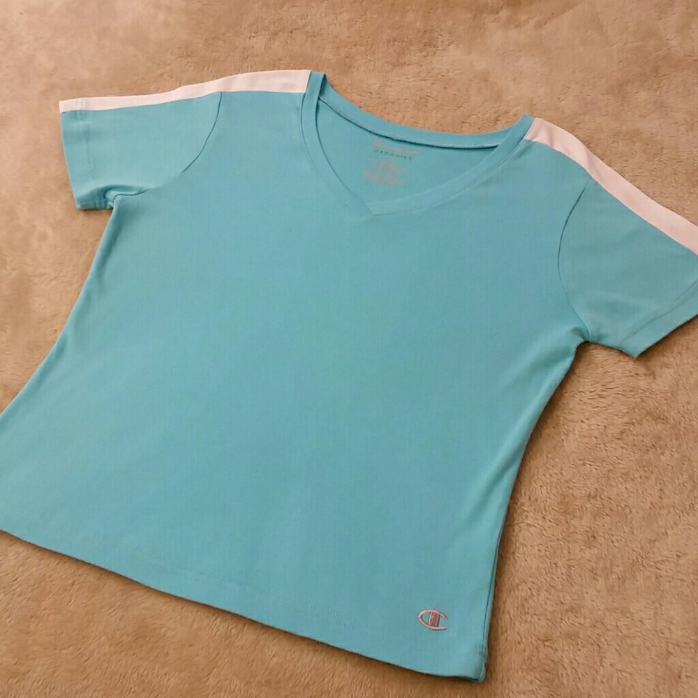 Champions Organics v-neck tee
